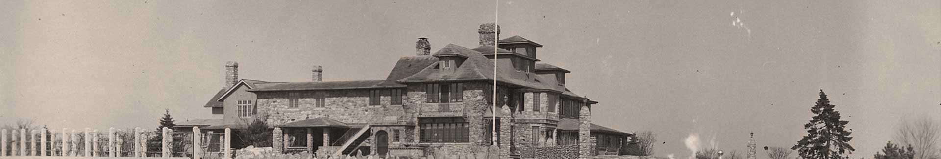 vintage black and white image of a house on Enders Island