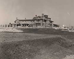 vintage black and white image of a house on Enders Island